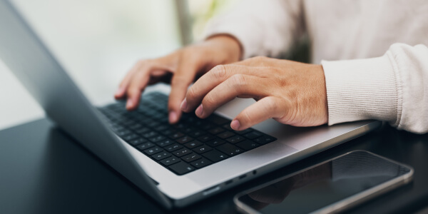 Apple at Work サムネイル画像